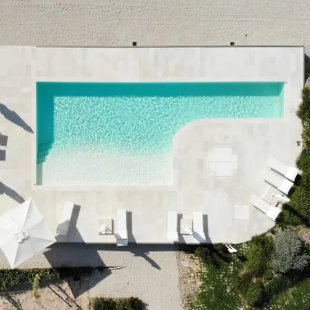 Loft In A Beautiful With Swimming Pool Villa *